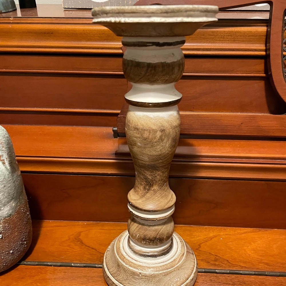 Wood candle holder.
